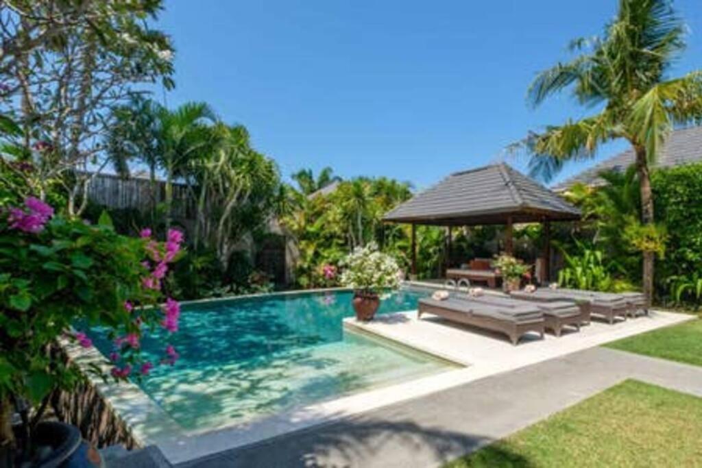Kejora Beachfront Estate Sanur -Stunning Villa Eleven Buitenkant foto