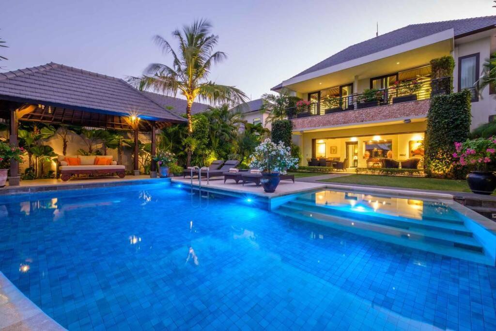 Kejora Beachfront Estate Sanur -Stunning Villa Eleven Buitenkant foto