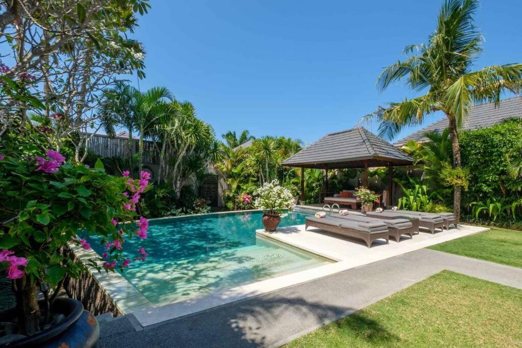 Kejora Beachfront Estate Sanur -Stunning Villa Eleven Buitenkant foto